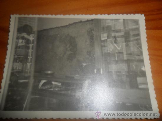Fotograf&iacute;a antigua: FOTO ANTIGUA INTERIOR CASA O TIENDA, NO SE APRECIA BIEN