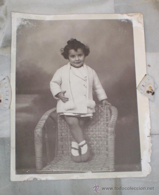 Fotografia antiga: Fotograf&iacute;a de gran tama&ntilde;o 50 x 60 cm. Retrato de una ni&ntilde;a. A&ntilde;os 30.