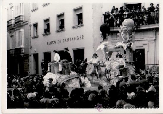 Fotograf&iacute;a antigua: FOTOGRAFIA DE 10X7.5 CM DEL CARNAVAL DE CADIZ - SOBRE LOS A&Ntilde;OS 70