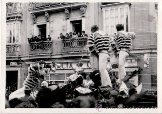 Fotograf&iacute;a antigua: FOTOGRAFIA DE 10X7.5 CM DEL CARNAVAL DE CADIZ - SOBRE LOS A&Ntilde;OS 70