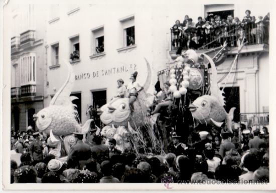 Fotograf&iacute;a antigua: FOTOGRAFIA DE 10X7.5 CM DEL CARNAVAL DE CADIZ - SOBRE LOS A&Ntilde;OS 70