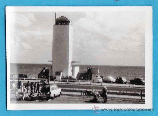 Fotograf&iacute;a antigua: fotografia - ++ &iquest; la reconoce ? ++ litoral / seat 600 - sin + datos - a&ntilde;os 50 -