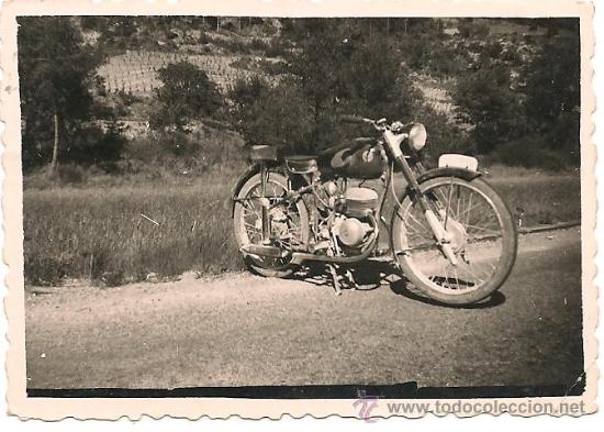 Fotograf&iacute;a antigua: MOTOCICLETA DE LOS A&Ntilde;OS 40/50