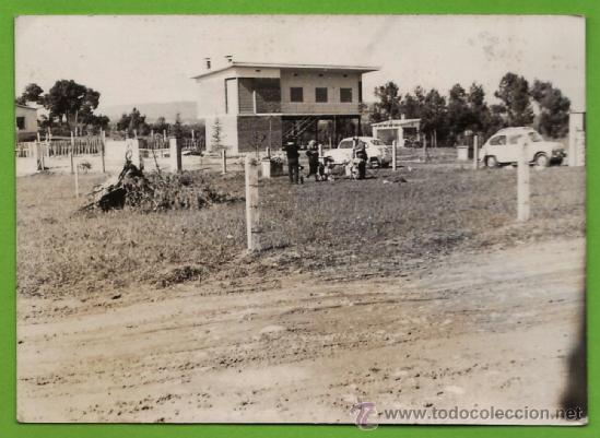 Fotograf&iacute;a antigua: fotografia ++ &iquest; la reconoce ? ++ parcela / chalet - seat 600 - sin + datos - a&ntilde;os 50 / 60 -