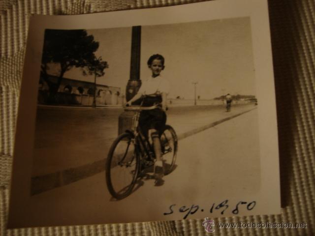 Fotograf&iacute;a antigua: ANTIGUA FOTOGRAFIA DE BICICLETA A&Ntilde;O 1950