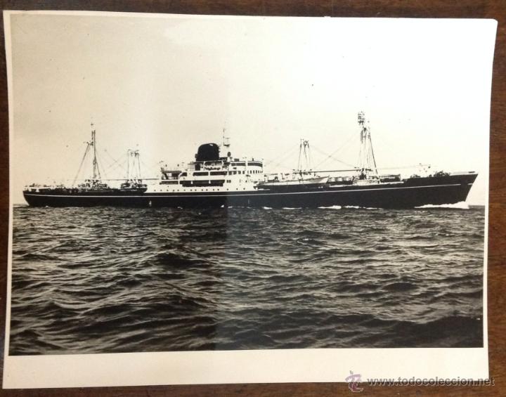 Fotograf&iacute;a antigua: FOTOGRAF&Iacute;A DE UN BARCO A VAPOR, NAVEGANDO. 18 X 23,5 CM.