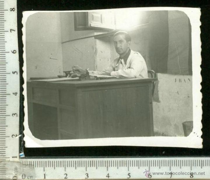 Photographie ancienne: FOTOGRAFIA MILITAR, CAPITAN EN LA OFICNA DE LA COMPA&Ntilde;IA, LA UNION 1943