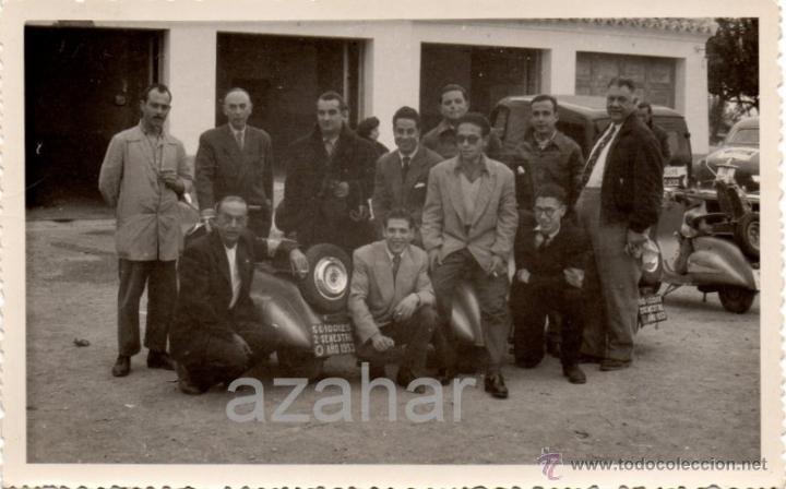 Fotograf&iacute;a antigua: A&Ntilde;O 1953, UNA CONCENTRACION DE VESPA,PRECIOSA,140X88MM