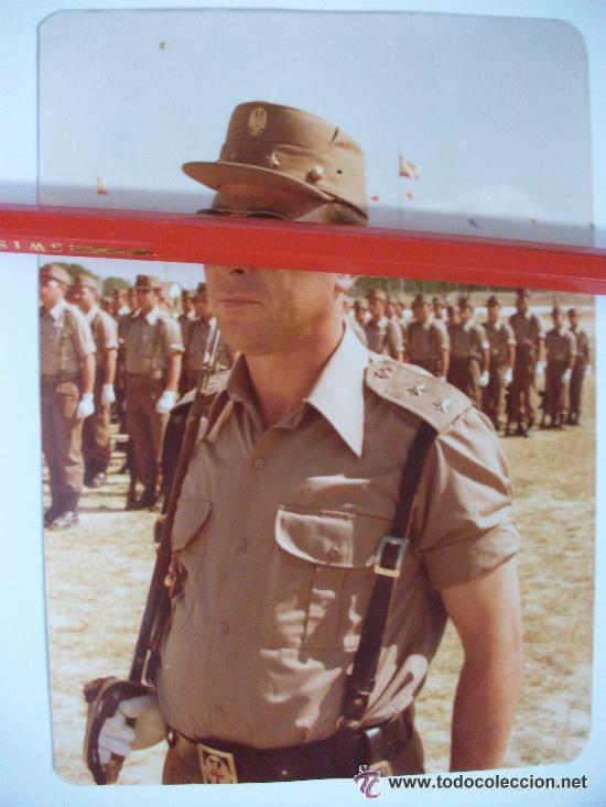 Fotograf&iacute;a antigua: FOTO DE TENIENTE DE ARTILLERIA CON SABLE EN ACTO MILITAR . 9 X 13 CM ...