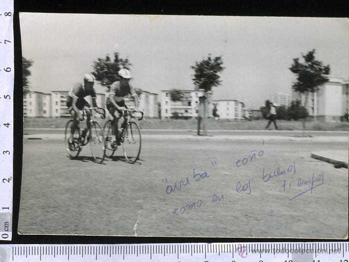 Alte Fotografie: FOTOGRAFIA DE UN CICLISTA CON BICICLETA DE CARRETERA.