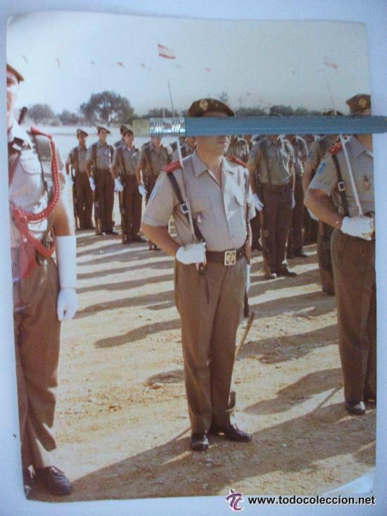 Fotograf&iacute;a antigua: FOTO DE OFICIAL DE ARTILLERIA CON SABLE EN ACTO MILITAR . 15 X 20 CM .....