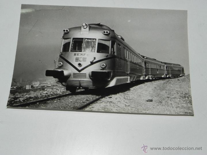 Fotograf&iacute;a antigua: ANTIGUA FOTOGRAFIA DEL TREN TAF (Tren Automotor FIAT) fue un conjunto de automotores di&eacute;sel utilizad