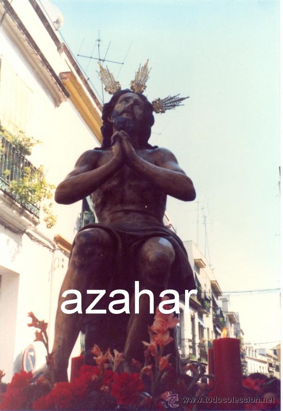 Fotograf&iacute;a antigua: SEMANA SANTA DE SEVILLA,1982,TRASLADO CRISTO DE LAS PENAS, HDAD.LA ESTRELLA, C/RODRIGO DE TRIANA