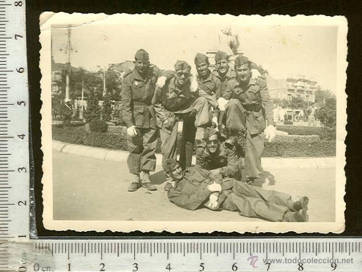 Photographie ancienne: FOTOGRAFIA MILITAR. SOLDADOS DE GORRILLO Y SAHARIANA