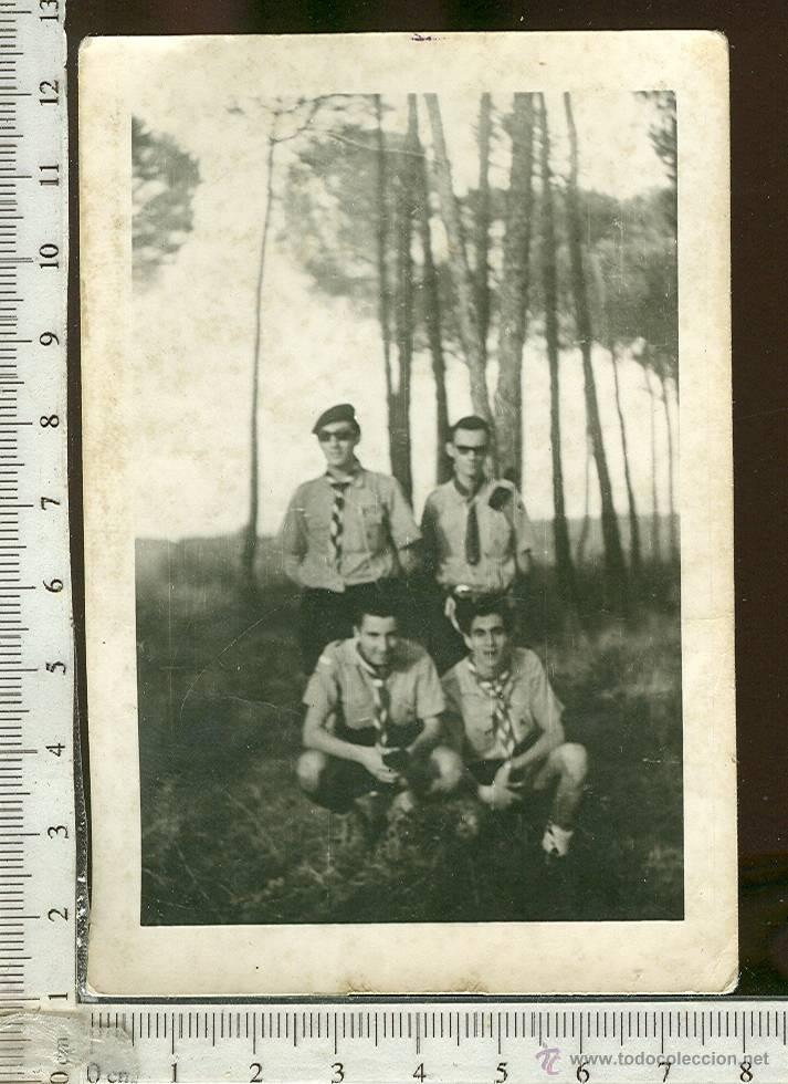 Fotografia antica: FOTOGRAFIA DE UN GRUPO SCOUT, JEFES DE LA MANADA DEL I-III EN LA MARCHA DE SANLUCAR LA MAYOR