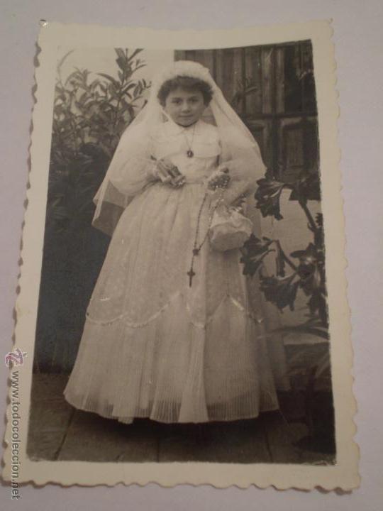 Alte Fotografie: ANTIGUA FOTOGRAFIA NI&Ntilde;A EN PRIMERA COMUNION.REPORTAJES GRAFICOS LUQUE.VILLA DEL RIO.CORDOBA.A&Ntilde;OS 40.
