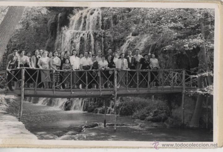 Fotograf&iacute;a antigua: Foto de grupo: Cascada del Iris, Monasterio de Piedra - 1954