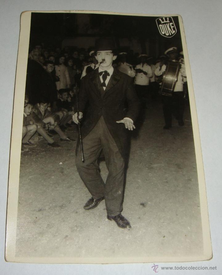Fotograf&iacute;a antigua: Antigua Fotograf&iacute;a. Carnaval de Cadiz. A&ntilde;os 50-60. El Charlot de Cadiz (famoso personaje)