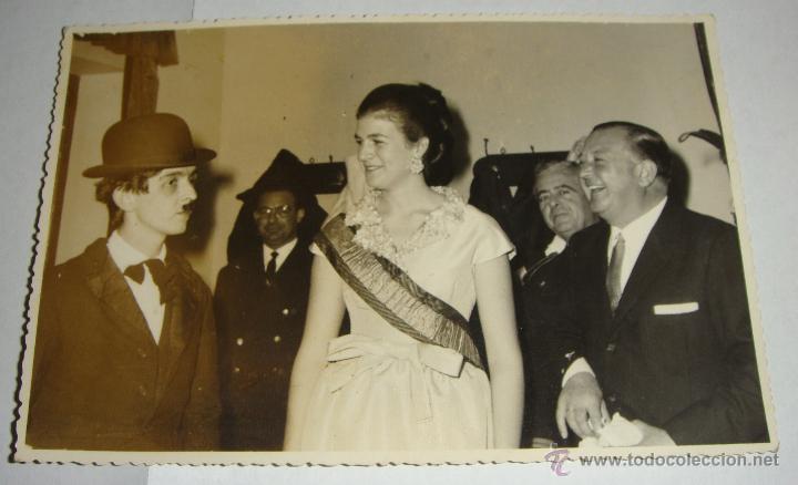 Fotograf&iacute;a antigua: Antigua Fotograf&iacute;a. Carnaval de Cadiz. A&ntilde;os 50-60. El Charlot de Cadiz (famoso personaje)