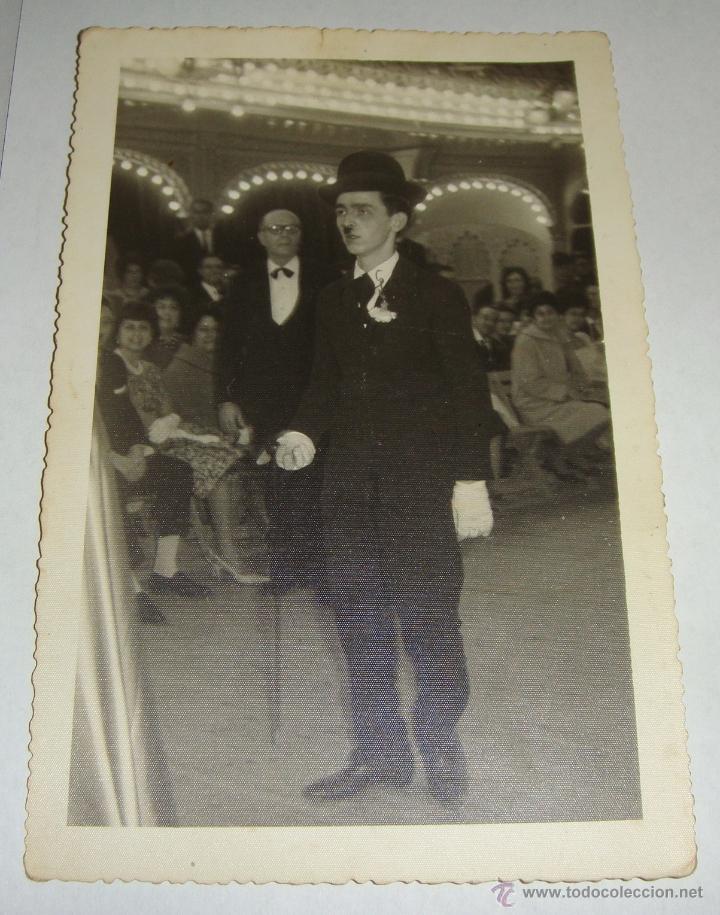 Fotograf&iacute;a antigua: Antigua Fotograf&iacute;a. Carnaval de Cadiz. A&ntilde;os 50-60. El Charlot de Cadiz (famoso personaje)