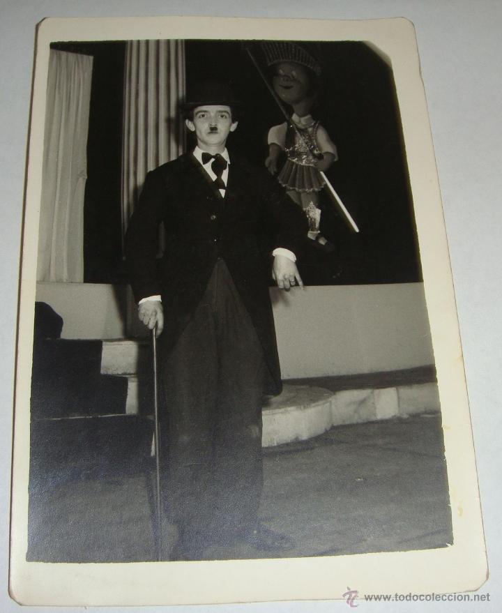 Fotograf&iacute;a antigua: Antigua Fotograf&iacute;a. Carnaval de Cadiz. A&ntilde;os 50-60. El Charlot de Cadiz (famoso personaje)