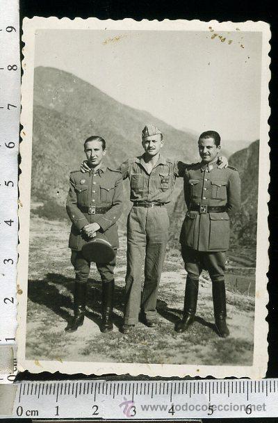 Fotografia antica: FOTOGRAFIA MILITAR. ALFREZ DE MILICIAS UNIVERSITARIAS, UNO CON GORRILLO