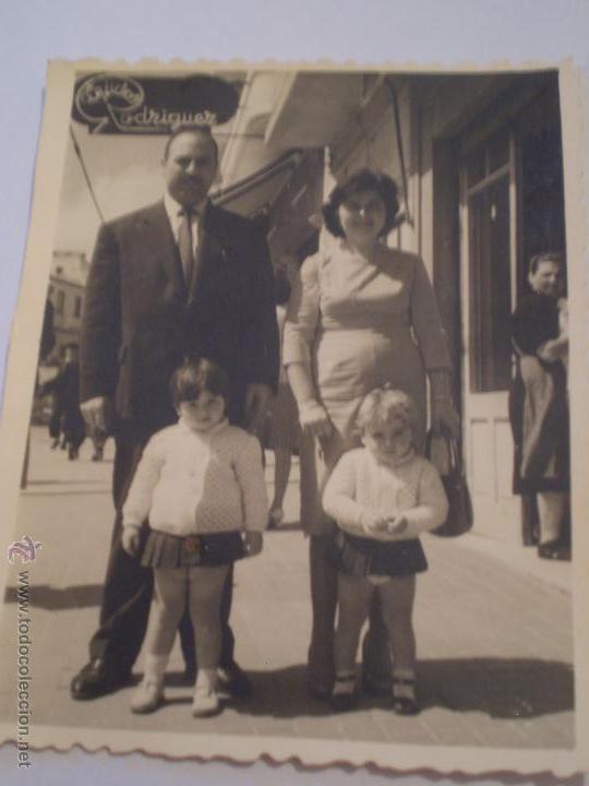 Alte Fotografie: ANTIGUA FOTOGRAFIA FAMILIAR FOTO FULGUERTS,CEUTA.A&Ntilde;OS 60