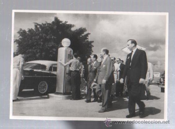 Fotograf&iacute;a antigua: CUBA. INAUGURACION DE GASOLINERA RECA. A&Ntilde;OS 50. MEDIDAS: 18 X 12. FOTO MIGUEL LA VILLA