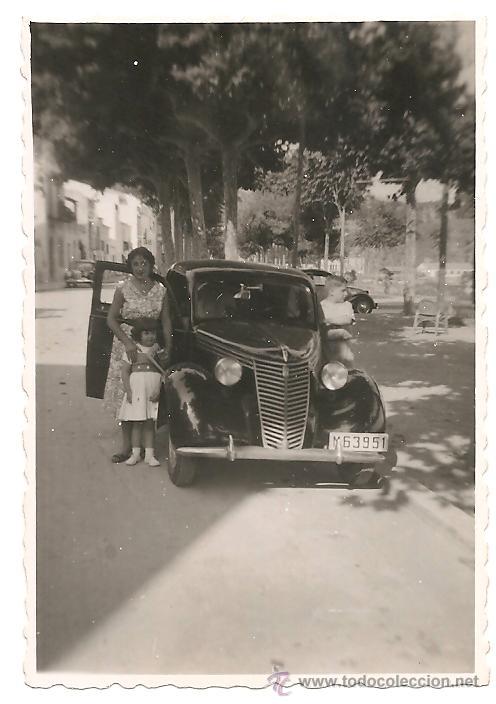 Fotograf&iacute;a antigua: COCHE EN LOS A&Ntilde;OS 40/50