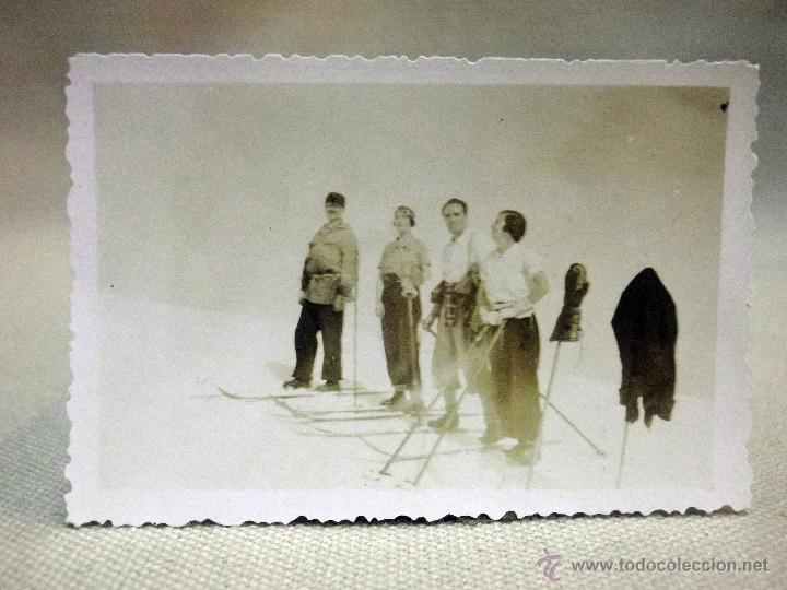 Fotograf&iacute;a antigua: ANTIGUA FOTOGRAFIA, DIA DE ESQUI EN LA MONTA&Ntilde;A. 1940s