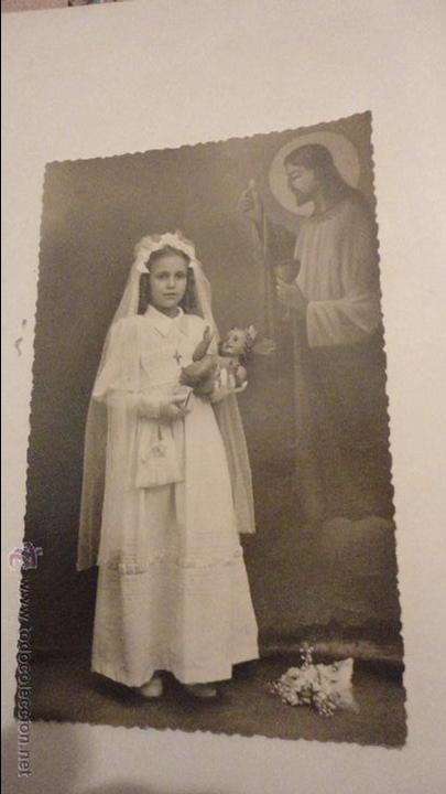 Fotografia antica: ANTIGUA FOTOGRAFIA DE NI&Ntilde;A EN 1&ordm; COMUNION.SEVILLA.1949