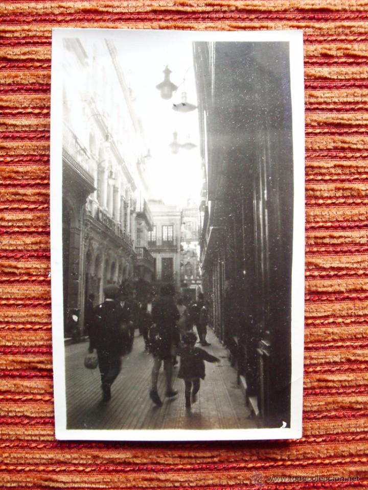 Fotograf&iacute;a antigua: 1930c- FOTOGRAFIA ANTIGUA DE LA ANTIGUA CALLE SAGASTA CRUCE CON LA CALLE SIERPES DE SEVILLA.ORIGINAL