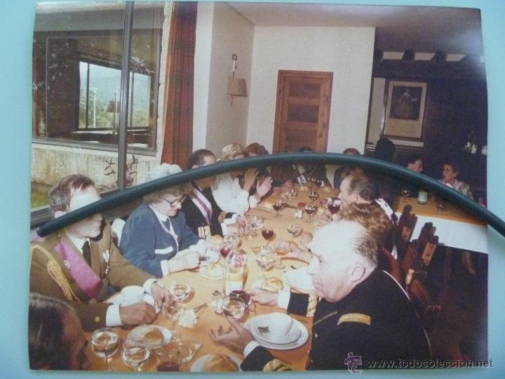 Fotografia antica: ORDEN SAN HERMENEGILDO : MILITARES CABALLEROS DE SAN HERMENEGILDO EN COMIDA HERMANDAD