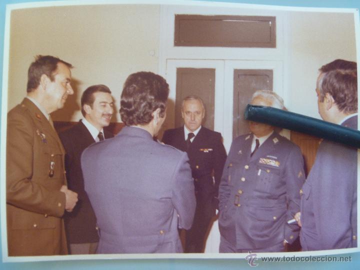 Fotograf&iacute;a antigua: MILITARES VISITAN EL CENTRO CARTOGRAFIO Y FOTOGRAFICO DEL AIRE. COMANDANTE EX DIVISION AZUL