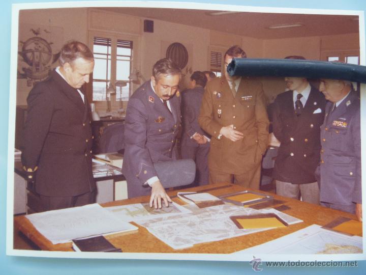 Fotograf&iacute;a antigua: VISITA CENTRO FOTOGRAFICO BASE AEREA CUATRO VIENTOS OFICIALES , AVANCE ESCALA , EX DIVISION AZUL