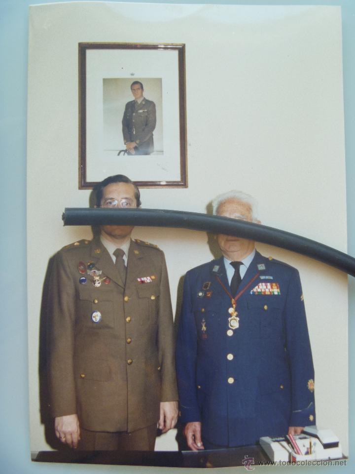 Fotograf&iacute;a antigua: ORDEN SAN HERMENEGILDO : FOTO DE COMANDANTE DE AVIACION PERMANENCIA EN LEGION Y COLECTIVA