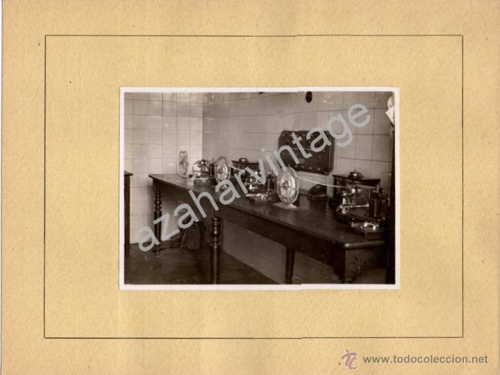 Fotograf&iacute;a antigua: ALMORCHON, BADAJOZ,1944, DETALLE CENTRALITA ESTACION FERROCARRIL, SIN CARTON 124X88MM