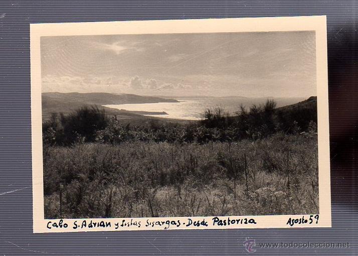Fotografia antica: ANTIGUA FOTOGRAFIA. CABO SAN ADRIAN Y ISLAS SISARGAS DESDE PASTORIZA. 11 X 8CM.