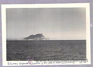 Fotografia antica: FOTOGRAFIA ANTIGUA. ESTAMOS LLEGANDO A ESPA&Ntilde;A Y NOS SALE A RECIBIR. &iexcl;EL PE&Ntilde;&Oacute;N!. 7,4 X 10 CM.