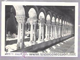 Fotografia antica: FOTOGRAFIA ANTIGUA. SIEMPRE RESULTA BIEN UNA FOTO EN LA IGLESIA DEL CLAUSTRO. 7,4 X 10 CM.