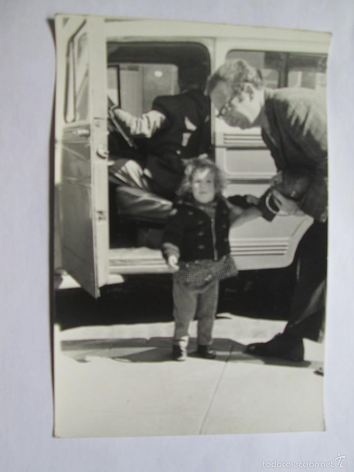Fotografia antica: NI&Ntilde;A AUTOMOVIL CHOFER. CHILD CAR DRIVER. ENFANT CONDUCTEUR DE VOITURE.  17,50 cm. X 12 cm.