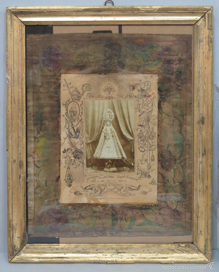 Photographie ancienne: ANTIGUA FOTOGRAFIA DE NTRA. SRA. DE LA VICTORIA. VILLAREJO DE SALVANES ANTE LA CUAL ORO SAN PIO V