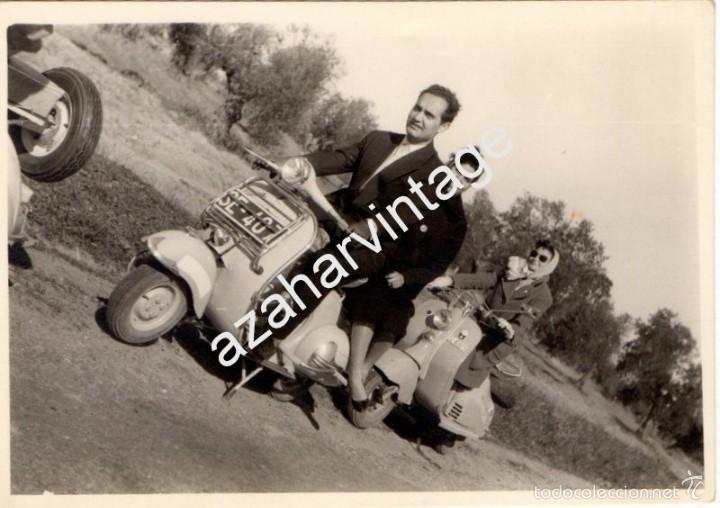 Fotograf&iacute;a antigua: ANTIGUA FOTOGRAFIA, EXCURSION EN VESPA,100X70MM