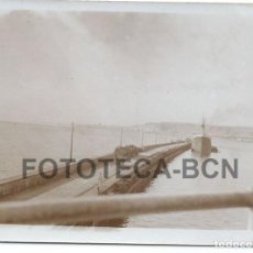 Fotografía antigua: FOTO ORIGINAL PUERTO DE LAS PALMAS DE GRAN CANARIA DIQUE BARCO AÑO 1929 - 8X6 CM. Lote 68256521
