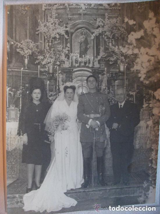 Fotograf&iacute;a antigua: FOTO BODA TENIENTE INGENIEROS CONDECORADO GUERRA CIVIL, CON CORDON Y SABLE .CORDOBA. 17 X 23 CM