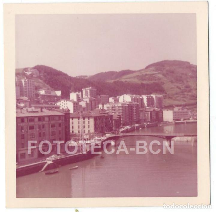 Fotografia antiga: FOTO ORIGINAL ONDARROA RIA PUENTE GIRATORIO EUSKADI A&Ntilde;O 1968 - 8X8 CM