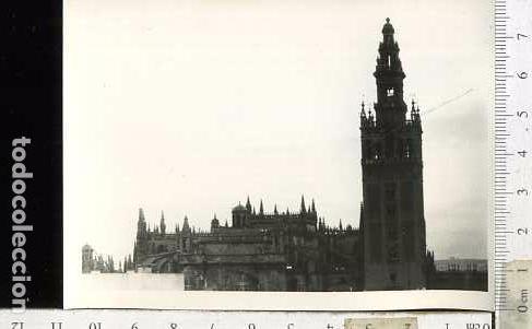 Fotograf&iacute;a antigua: FOTOGRAF&Iacute;A VISTA DE LA  CATEDRAL DE SEVILLA