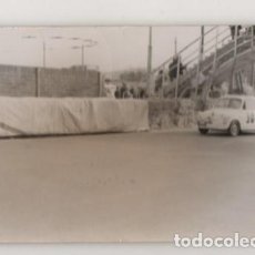 Fotografía antigua: ANTIGUA FOTOGRAFIA SEAT 600 DE CARRERAS RALLY