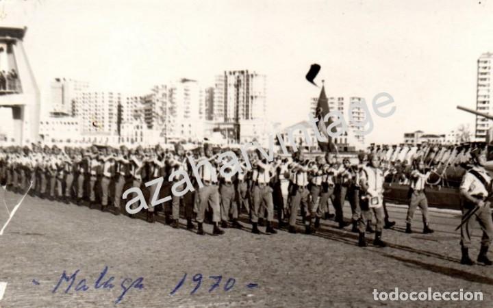 Fotograf&iacute;a antigua: SEMANA SANTA MALAGA, 1970, DESEMBARCO DE LA LEGION, MAGNIFICA, 128X85MM