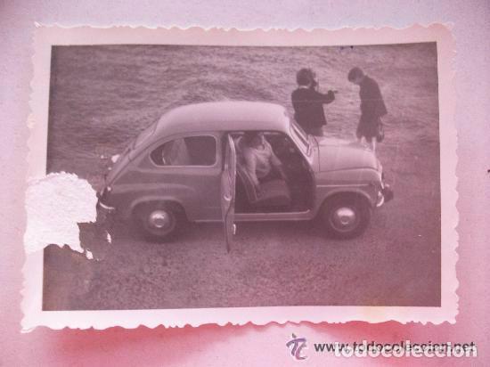 Fotograf&iacute;a antigua: FOTO DE FAMILIA EN SEAT 600 , SEITA . 7 x 10 cm
